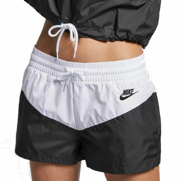 nike sportswear heritage shorts